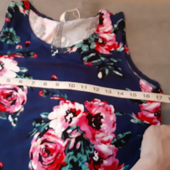 Dark Blue & Floral Print Sleeveless V Neck Tunic Top - Picture 9 of 12